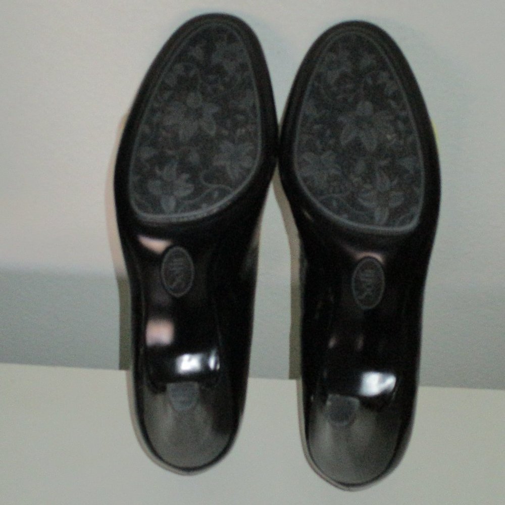 Sofft Womens Black Patent Leather 3" Heel Pump NWOB - Size 8M - Picture 8 of 8